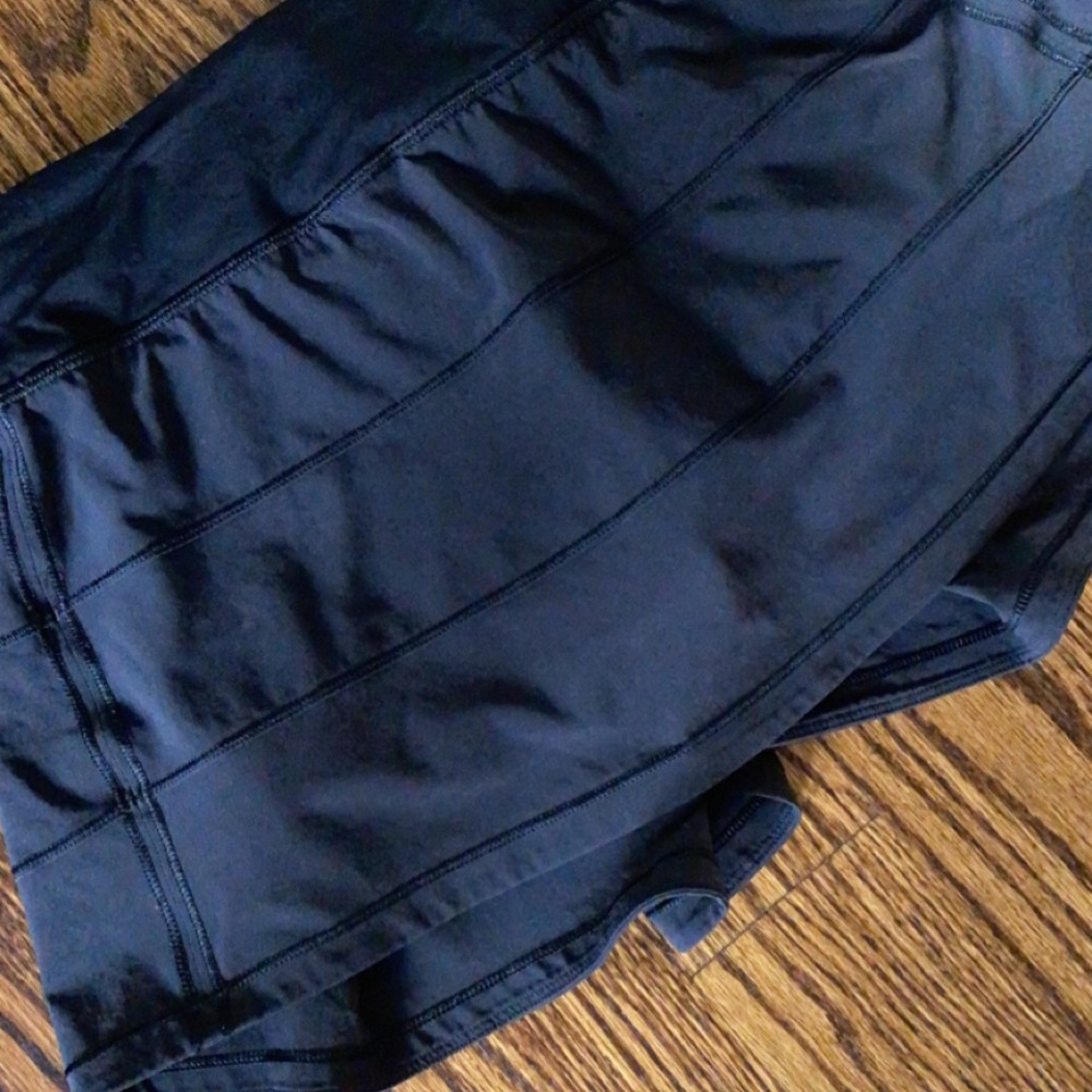 lululemon size 4 skirt